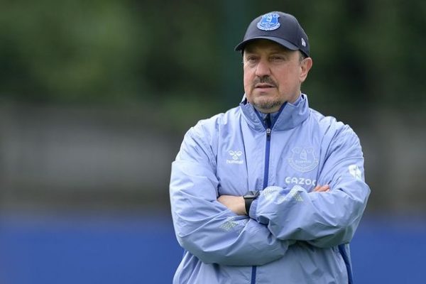 Benitez hopes Everton will bring in new players.